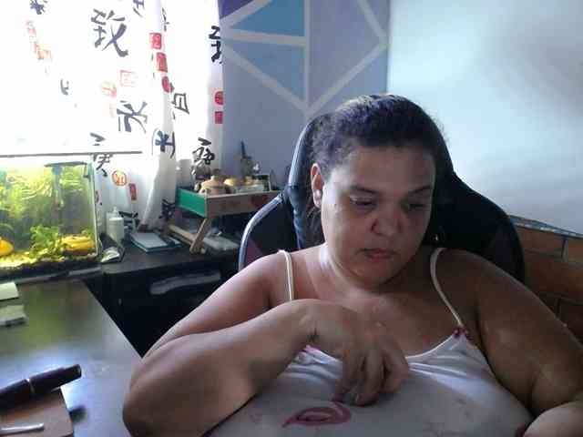 beautifulchubbyqueen webcam