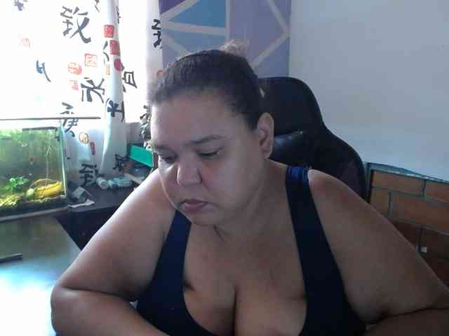 beautifulchubbyqueen webcam