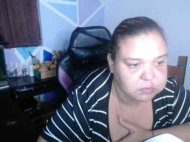 beautifulchubbyqueen webcam