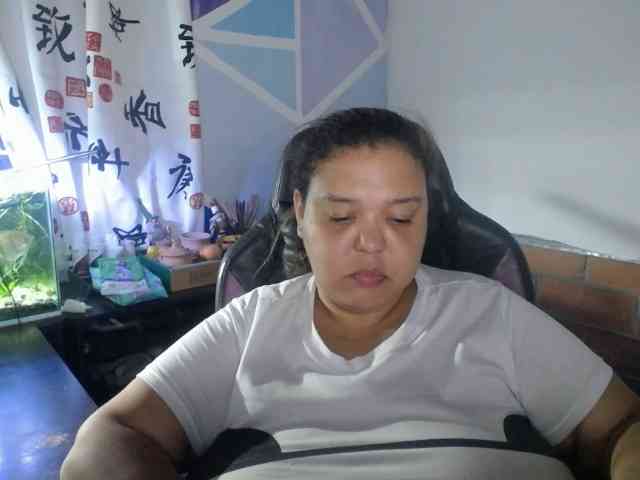 beautifulchubbyqueen webcam