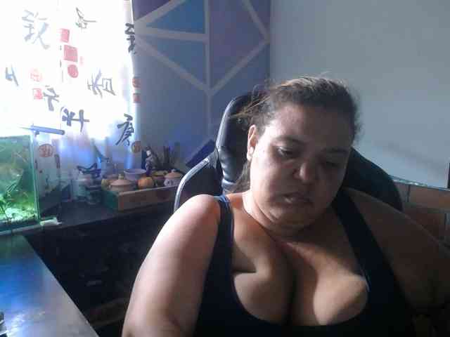 beautifulchubbyqueen webcam