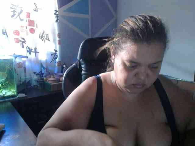 beautifulchubbyqueen webcam