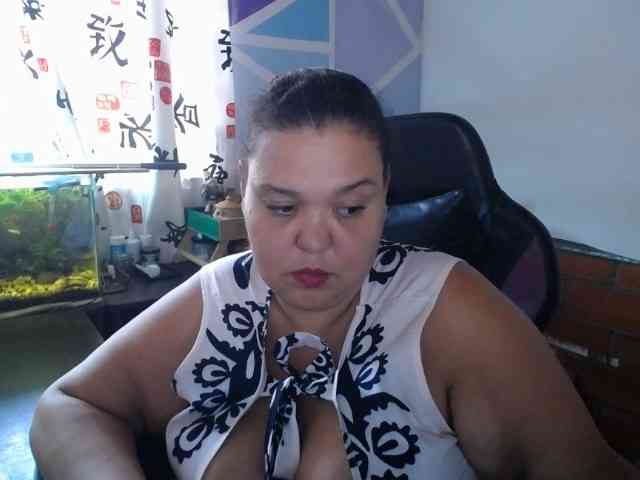 beautifulchubbyqueen webcam
