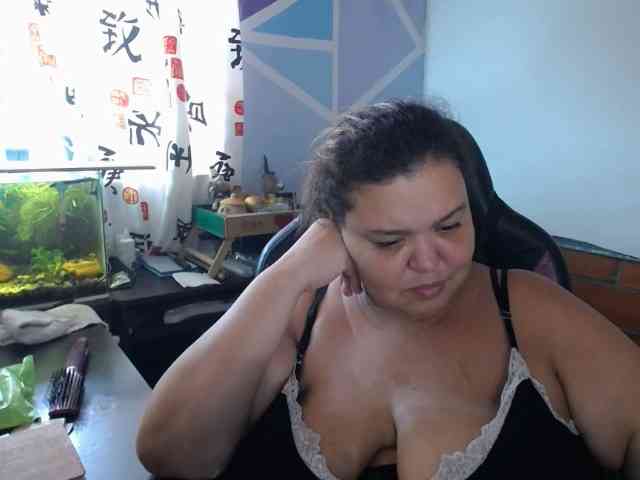 beautifulchubbyqueen webcam