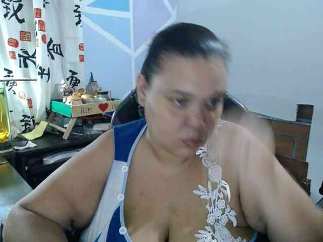 beautifulchubbyqueen webcam