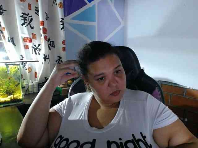 beautifulchubbyqueen webcam