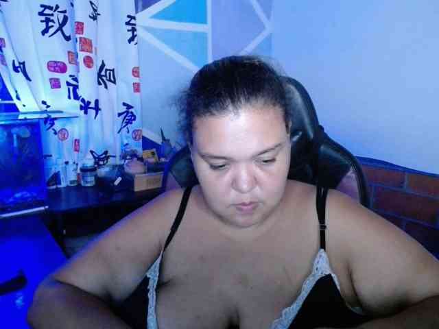 beautifulchubbyqueen webcam