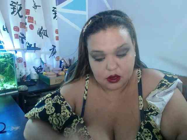 beautifulchubbyqueen webcam