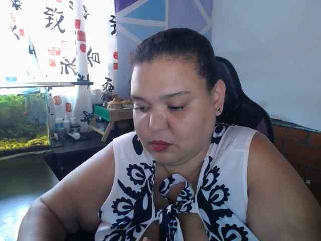 beautifulchubbyqueen webcam