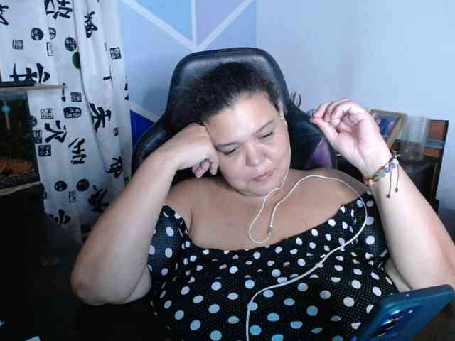 beautifulchubbyqueen webcam