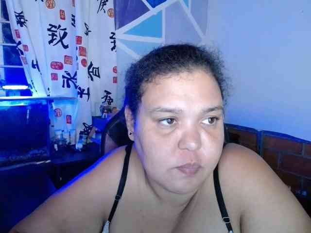 beautifulchubbyqueen webcam