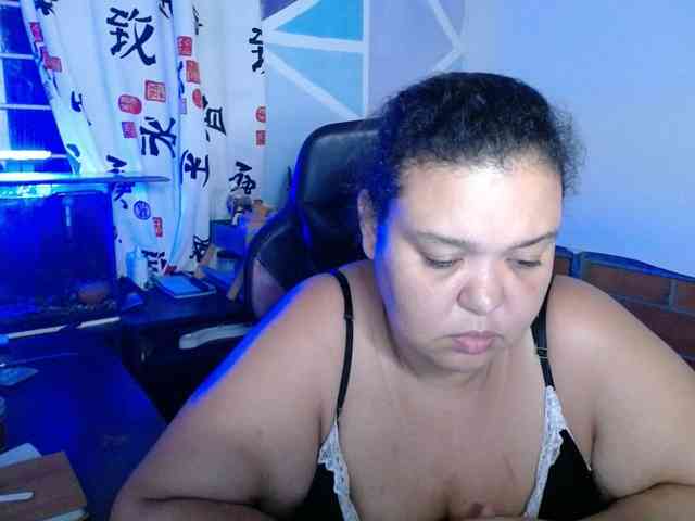 beautifulchubbyqueen webcam