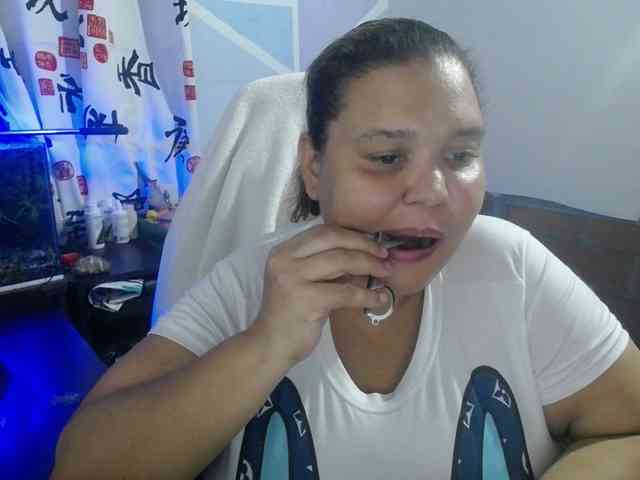 beautifulchubbyqueen webcam