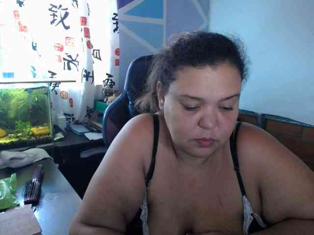 beautifulchubbyqueen webcam