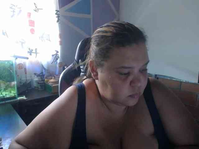 beautifulchubbyqueen webcam