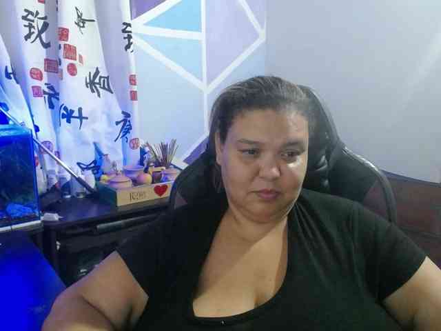 beautifulchubbyqueen webcam