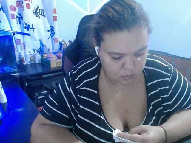 beautifulchubbyqueen webcam