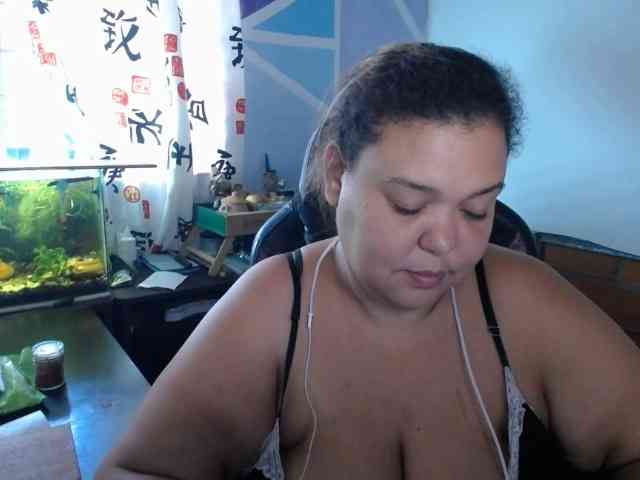 beautifulchubbyqueen webcam