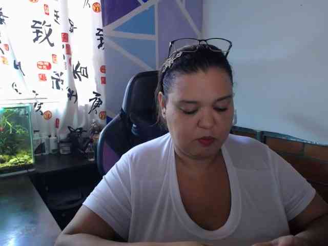 beautifulchubbyqueen webcam