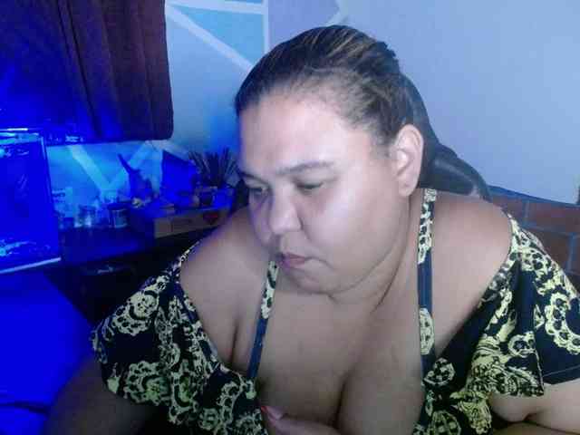 beautifulchubbyqueen webcam