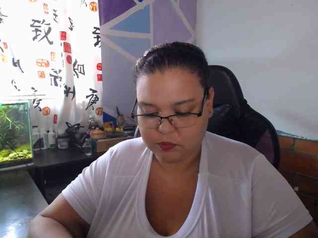 beautifulchubbyqueen webcam