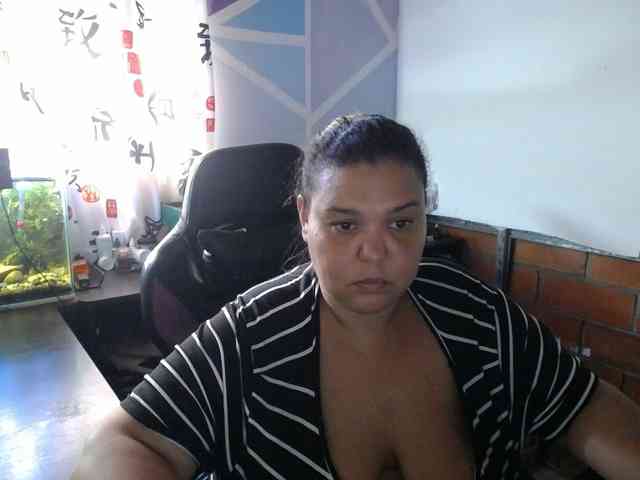 beautifulchubbyqueen webcam