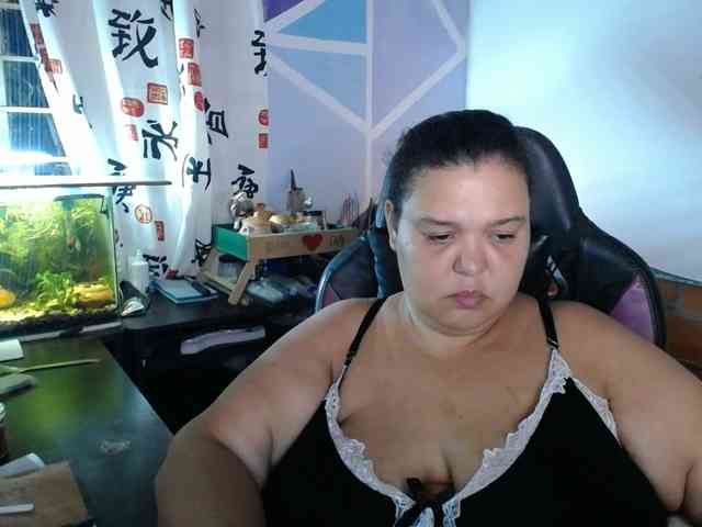 beautifulchubbyqueen webcam