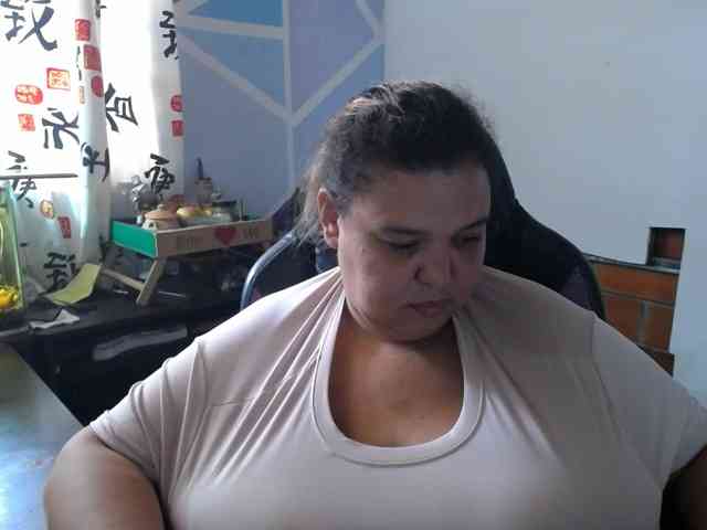 beautifulchubbyqueen webcam