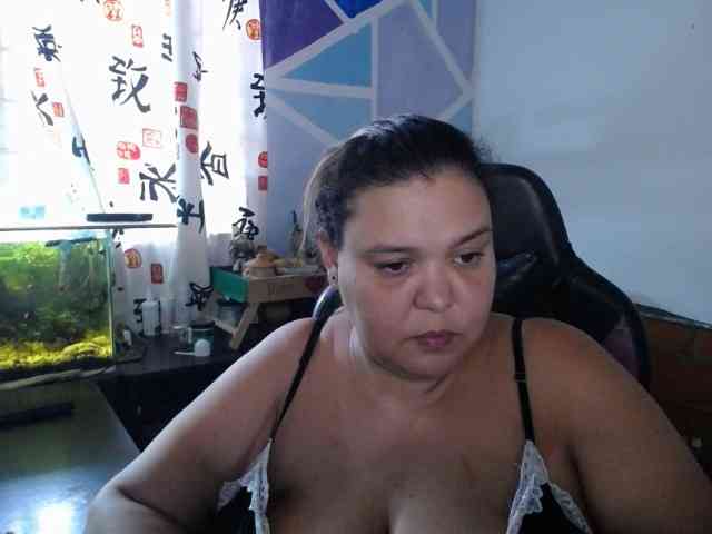 beautifulchubbyqueen webcam
