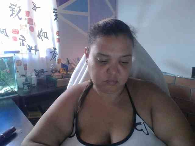 beautifulchubbyqueen webcam