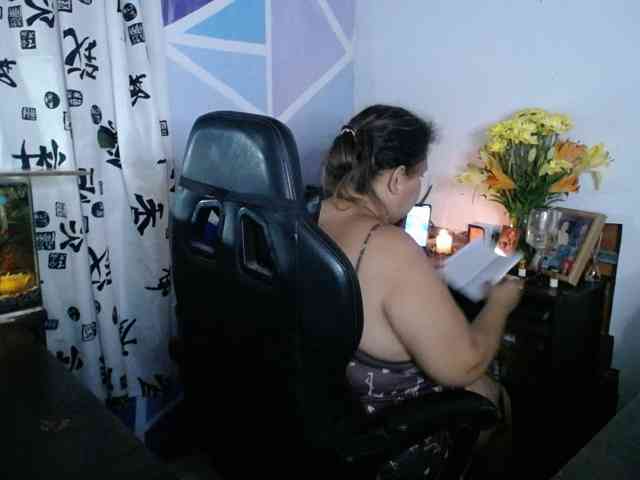 beautifulchubbyqueen webcam