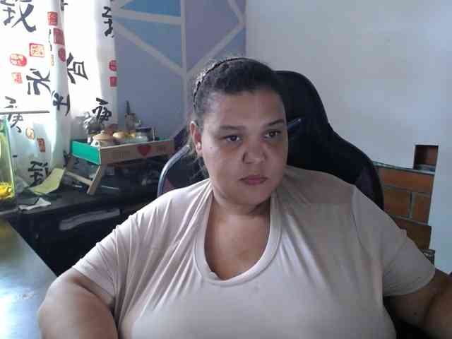beautifulchubbyqueen webcam