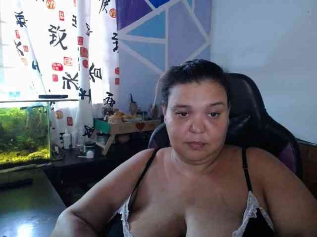 beautifulchubbyqueen webcam