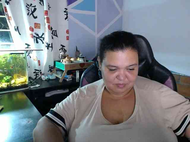 beautifulchubbyqueen webcam