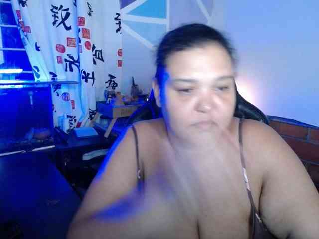 beautifulchubbyqueen webcam