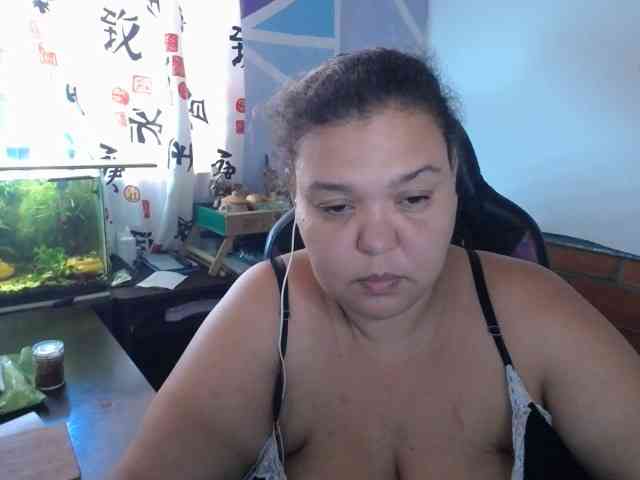 beautifulchubbyqueen webcam