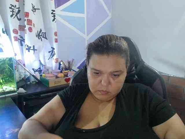 beautifulchubbyqueen webcam