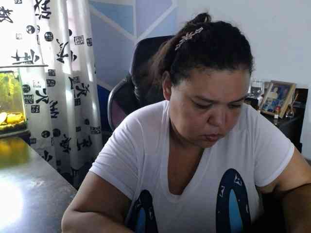 beautifulchubbyqueen webcam