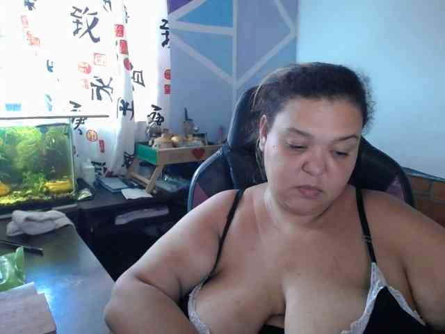beautifulchubbyqueen webcam