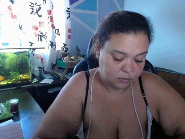 beautifulchubbyqueen webcam