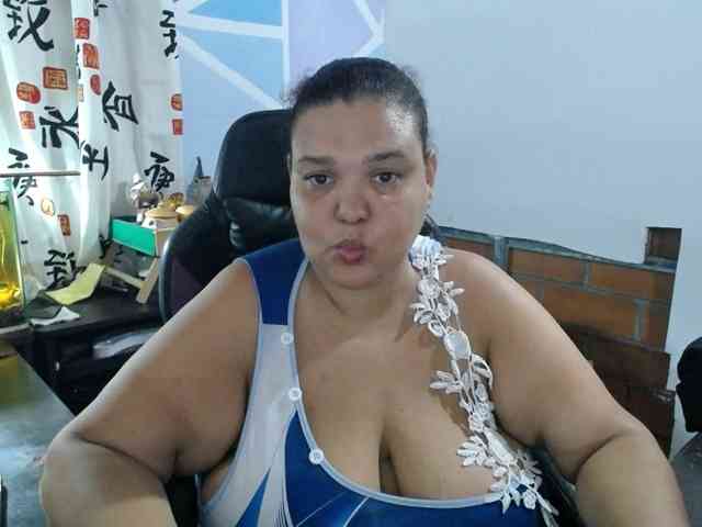 beautifulchubbyqueen webcam