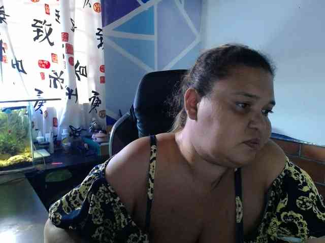 beautifulchubbyqueen webcam
