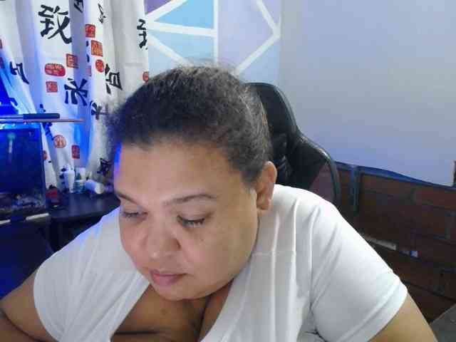 beautifulchubbyqueen webcam