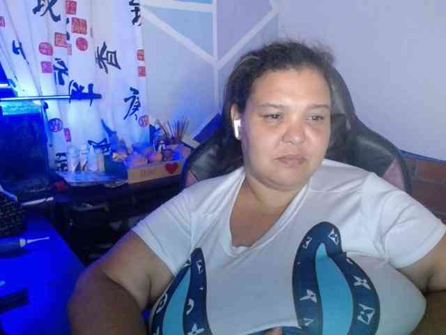 beautifulchubbyqueen webcam
