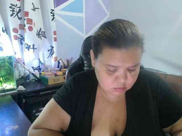 beautifulchubbyqueen webcam