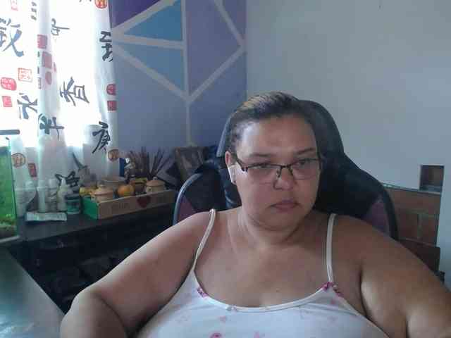 beautifulchubbyqueen webcam