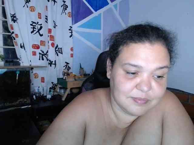 beautifulchubbyqueen webcam