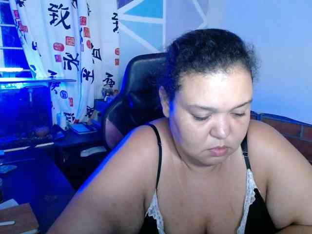 beautifulchubbyqueen webcam