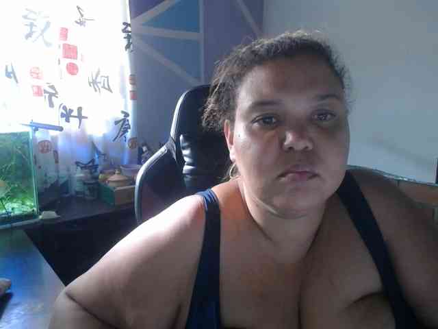beautifulchubbyqueen webcam