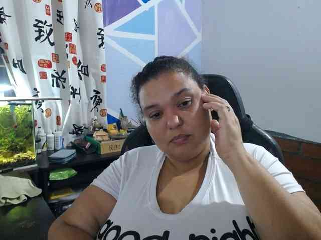 beautifulchubbyqueen webcam